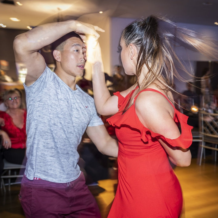 Top 12 Social Dancing Tips For Beginners - Vivaz Dance